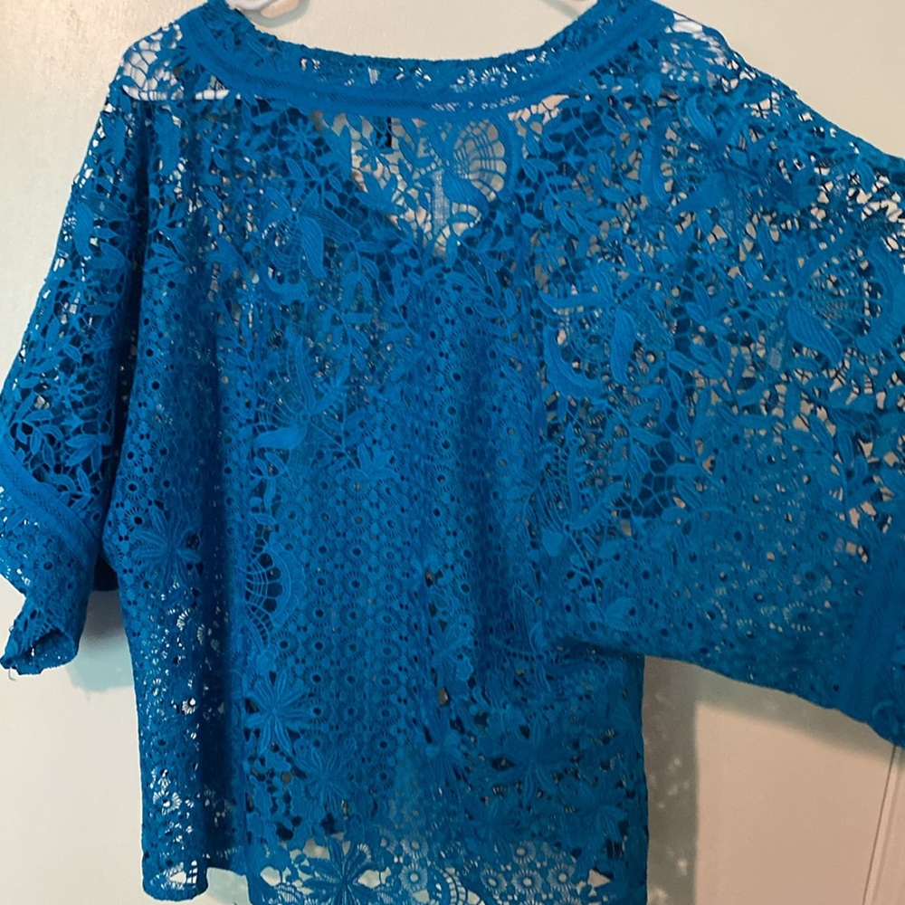 White House Black Market brilliant blue lace top size medium - Picture 7 of 7